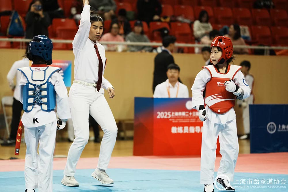 1762164933899560.jpg 泰国国际级裁判Aitsaree Suphalerdjaruphat.jpg